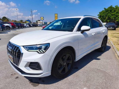 Audi Q3 40 TDI quattro S tronic Business (2)