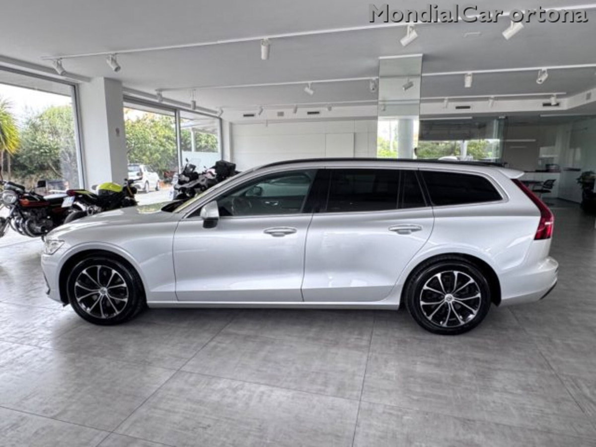 Volvo V60 B4 (d) automatico Essential (6)
