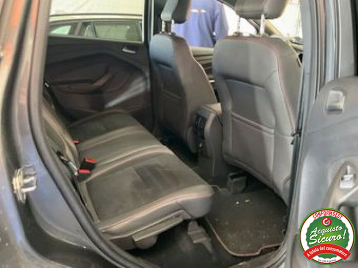 Ford Kuga 1.5 EcoBoost 150 CV 2WD ST-Line (10)