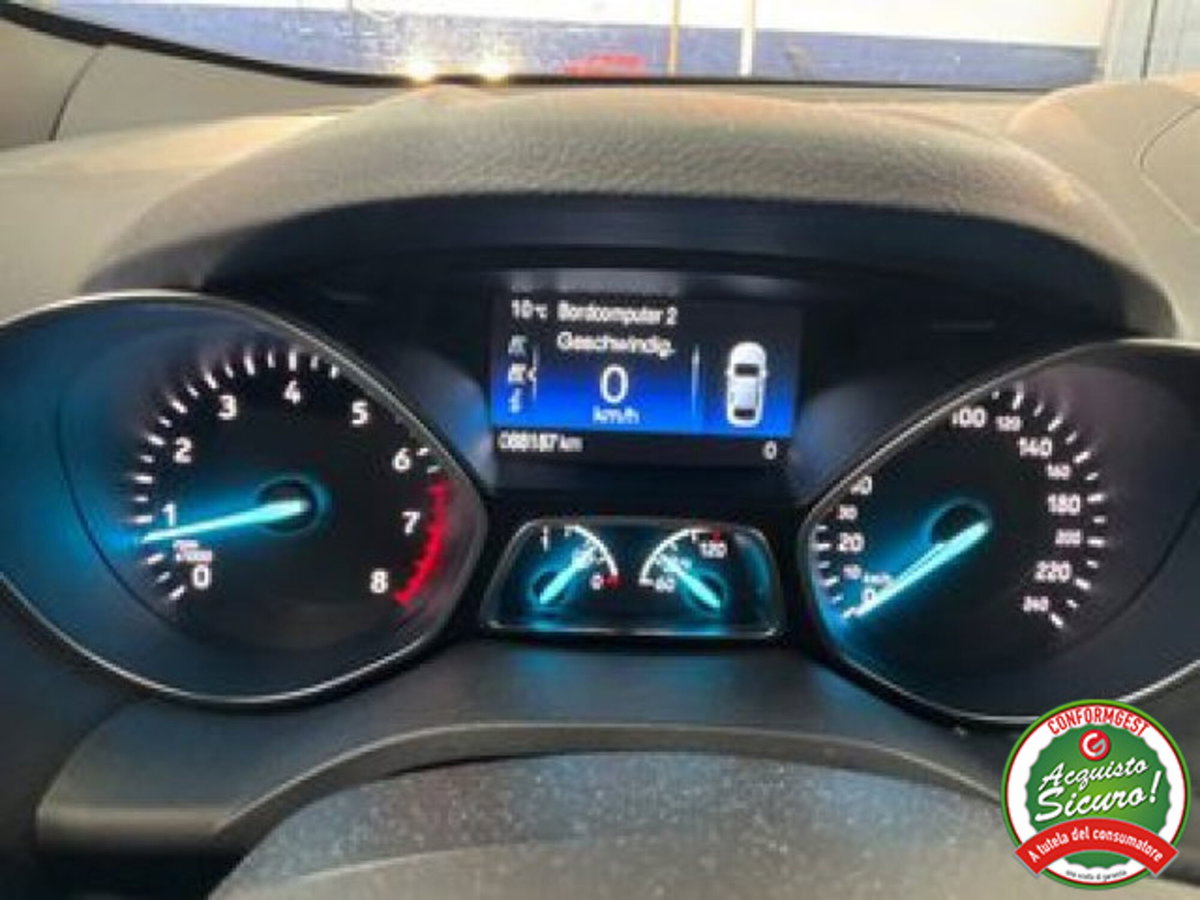 Ford Kuga 1.5 EcoBoost 150 CV 2WD ST-Line (9)