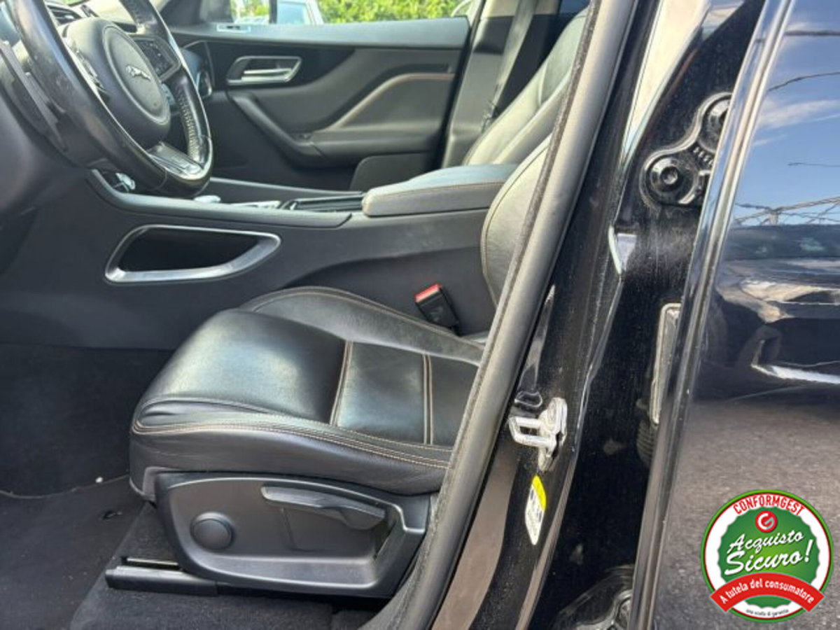 Jaguar F-Pace 2.0 D 180 CV AWD R-Sport (13)