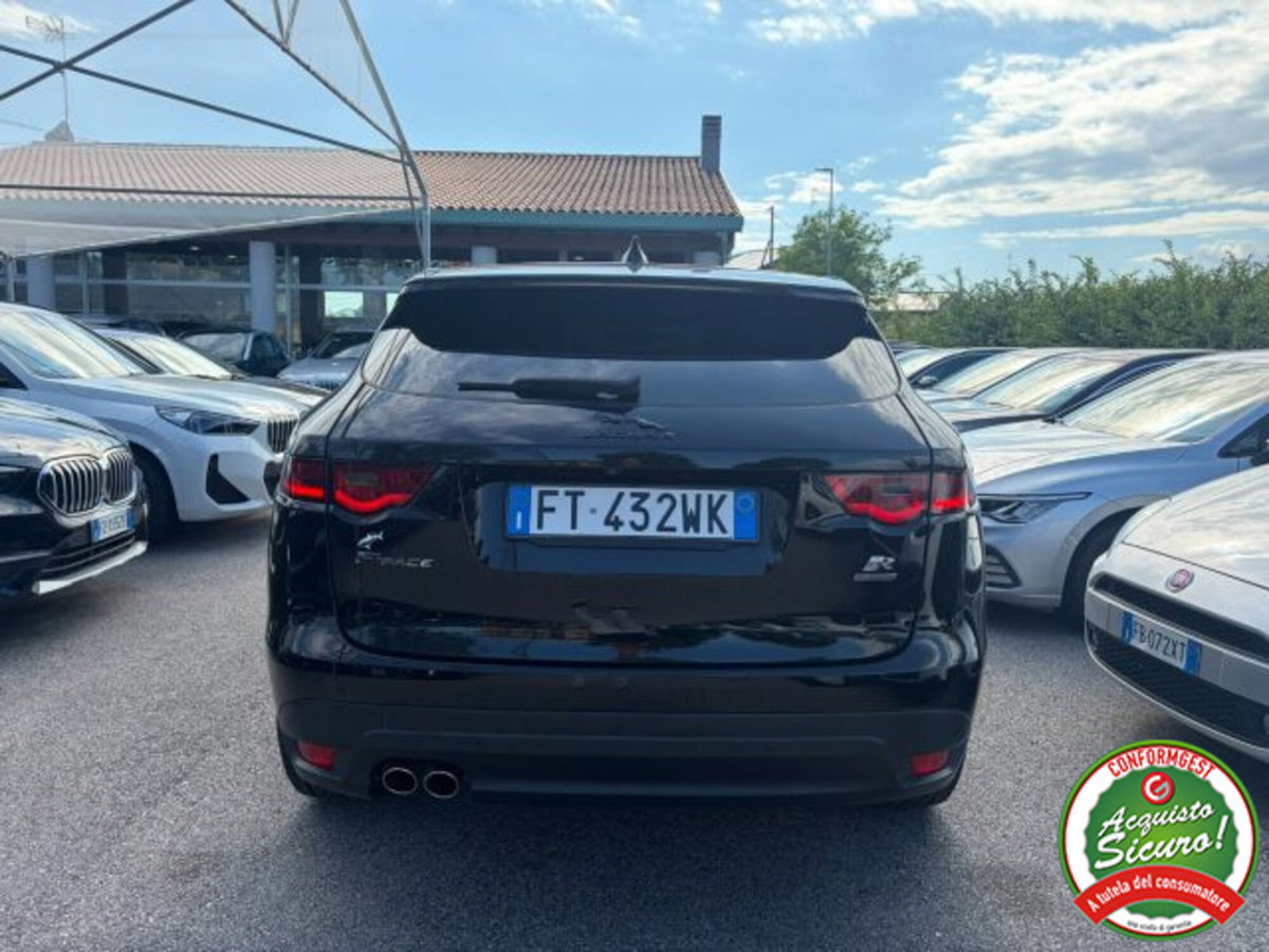 Jaguar F-Pace 2.0 D 180 CV AWD R-Sport (4)