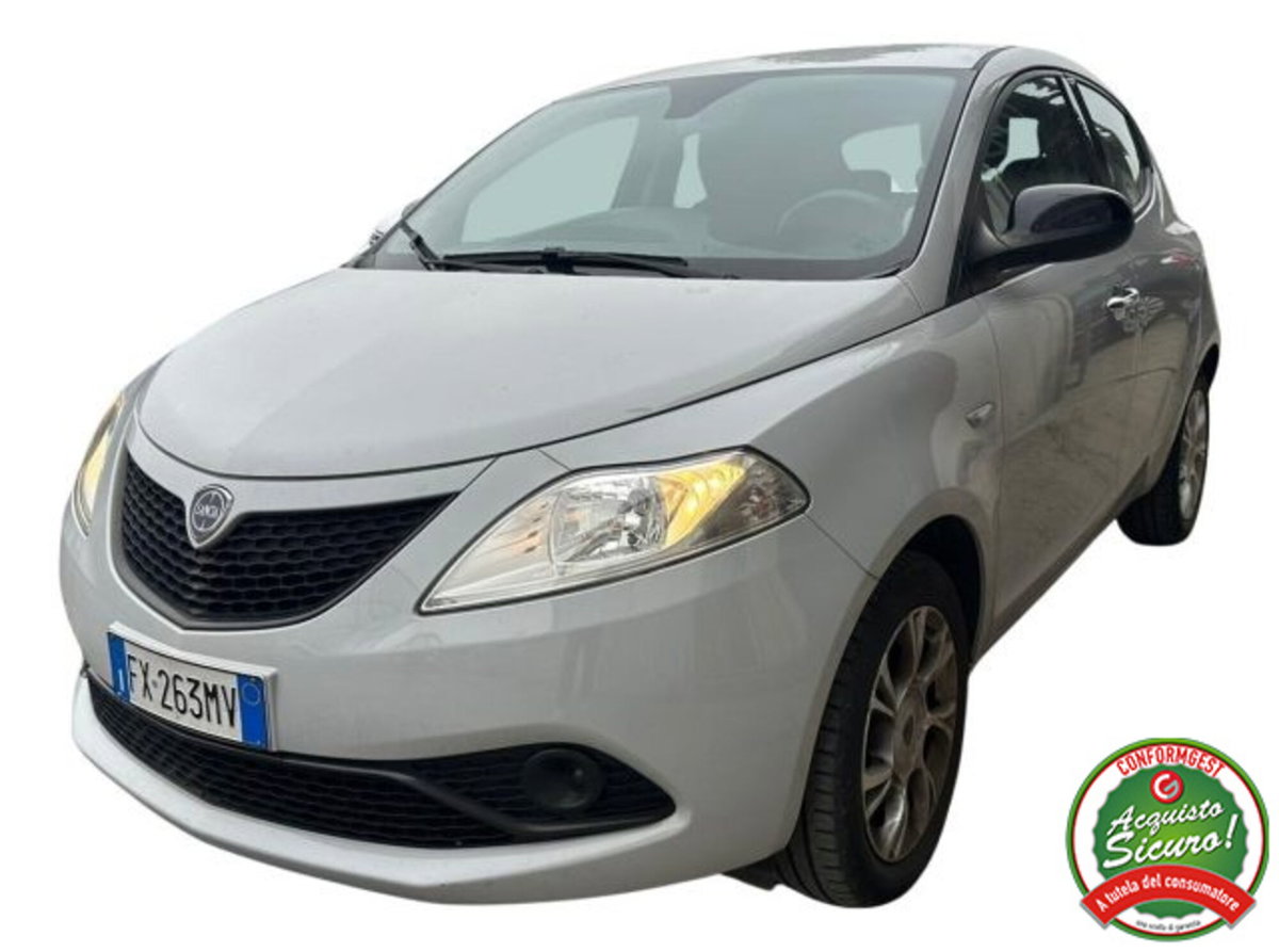 Lancia Ypsilon 1.2 69 CV 5 porte Gold