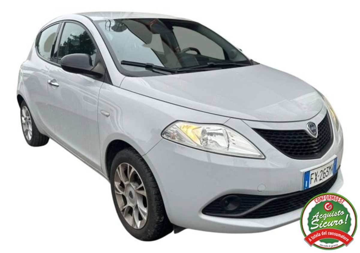Lancia Ypsilon 1.2 69 CV 5 porte Gold (2)