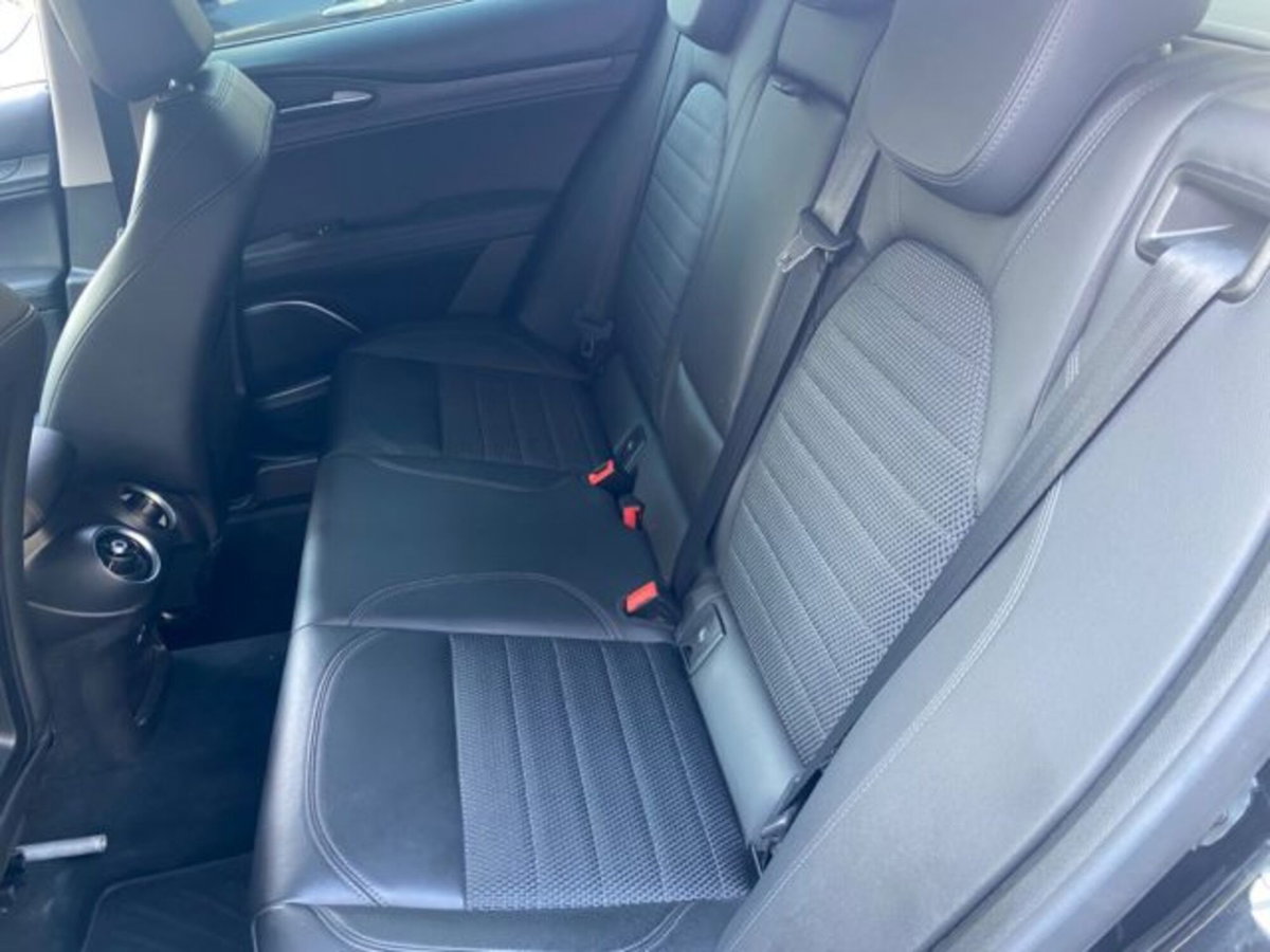 Alfa Romeo Stelvio Stelvio 2.2 Turbodiesel 180 CV AT8 RWD Executive (11)