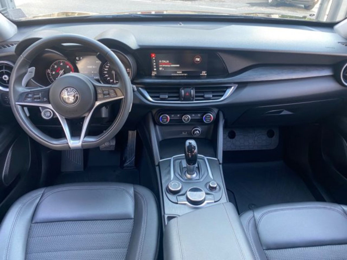 Alfa Romeo Stelvio Stelvio 2.2 Turbodiesel 180 CV AT8 RWD Executive (17)