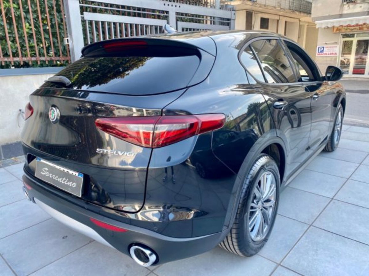 Alfa Romeo Stelvio Stelvio 2.2 Turbodiesel 180 CV AT8 RWD Executive (7)