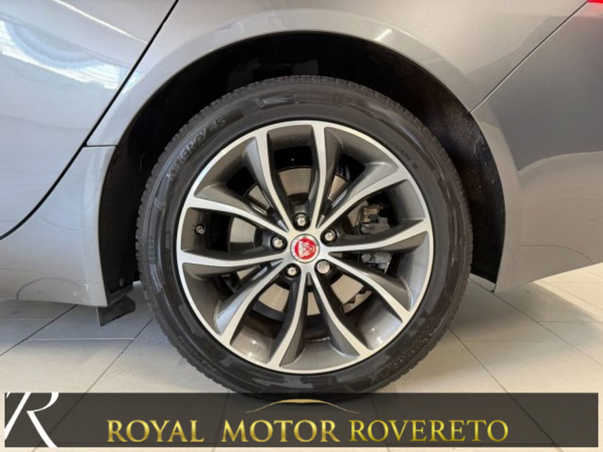 Jaguar XF 2.0 D 180 CV AWD aut. Prestige (4)