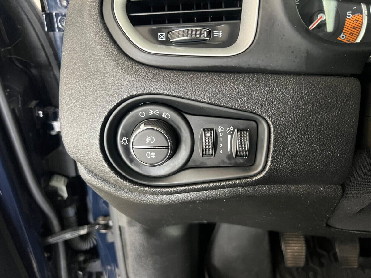 Jeep Renegade 2.0 Mjt 140CV 4WD Active Drive Limited (12)