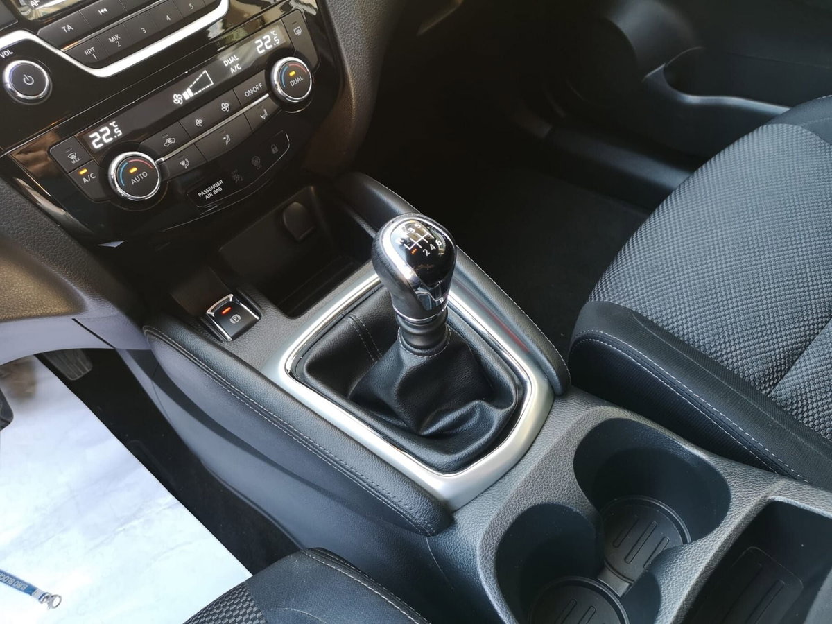 Nissan Qashqai 1.5 dCi Acenta (19)