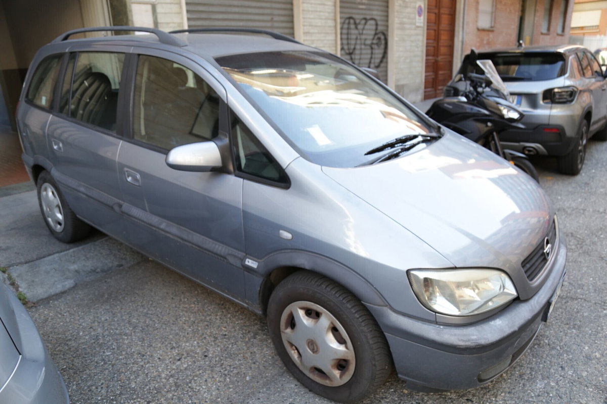 Opel Zafira 16V cat Elegance (3)
