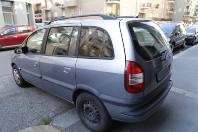Opel Zafira 16V cat Elegance (5)