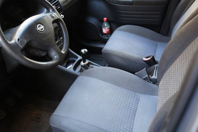 Opel Zafira 16V cat Elegance (8)