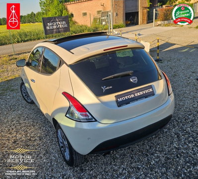 Lancia Ypsilon 1.2 69 CV 5 porte Platinum (11)