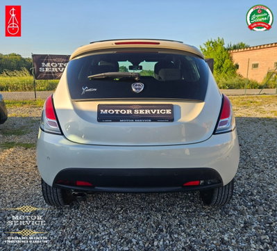 Lancia Ypsilon 1.2 69 CV 5 porte Platinum (12)
