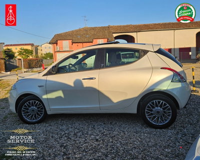 Lancia Ypsilon 1.2 69 CV 5 porte Platinum (9)