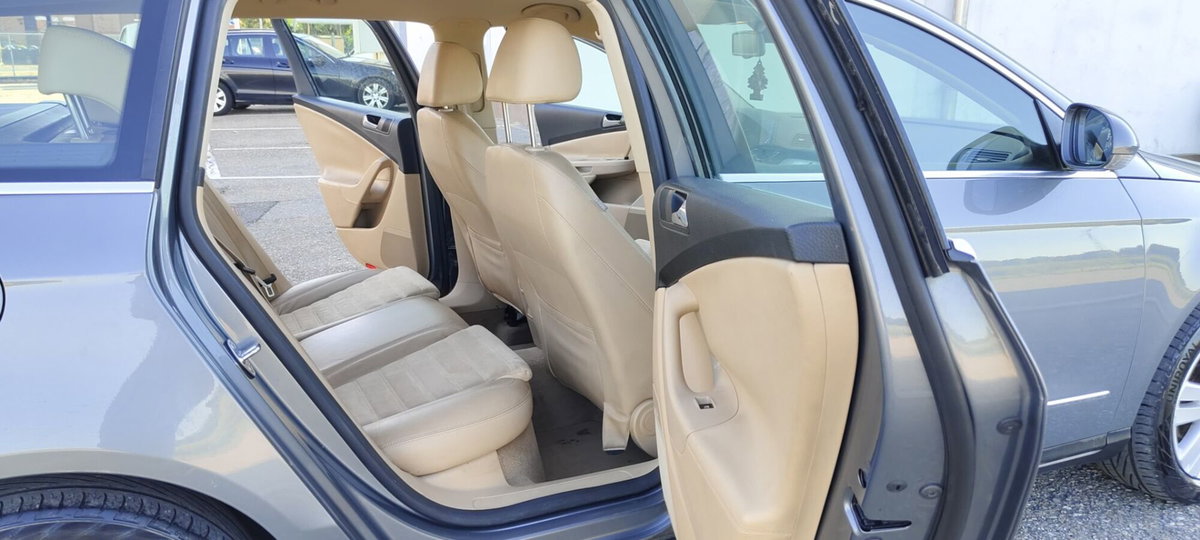 Volkswagen Passat Variant 2.0 16V FSI 4mot. Highline (13)
