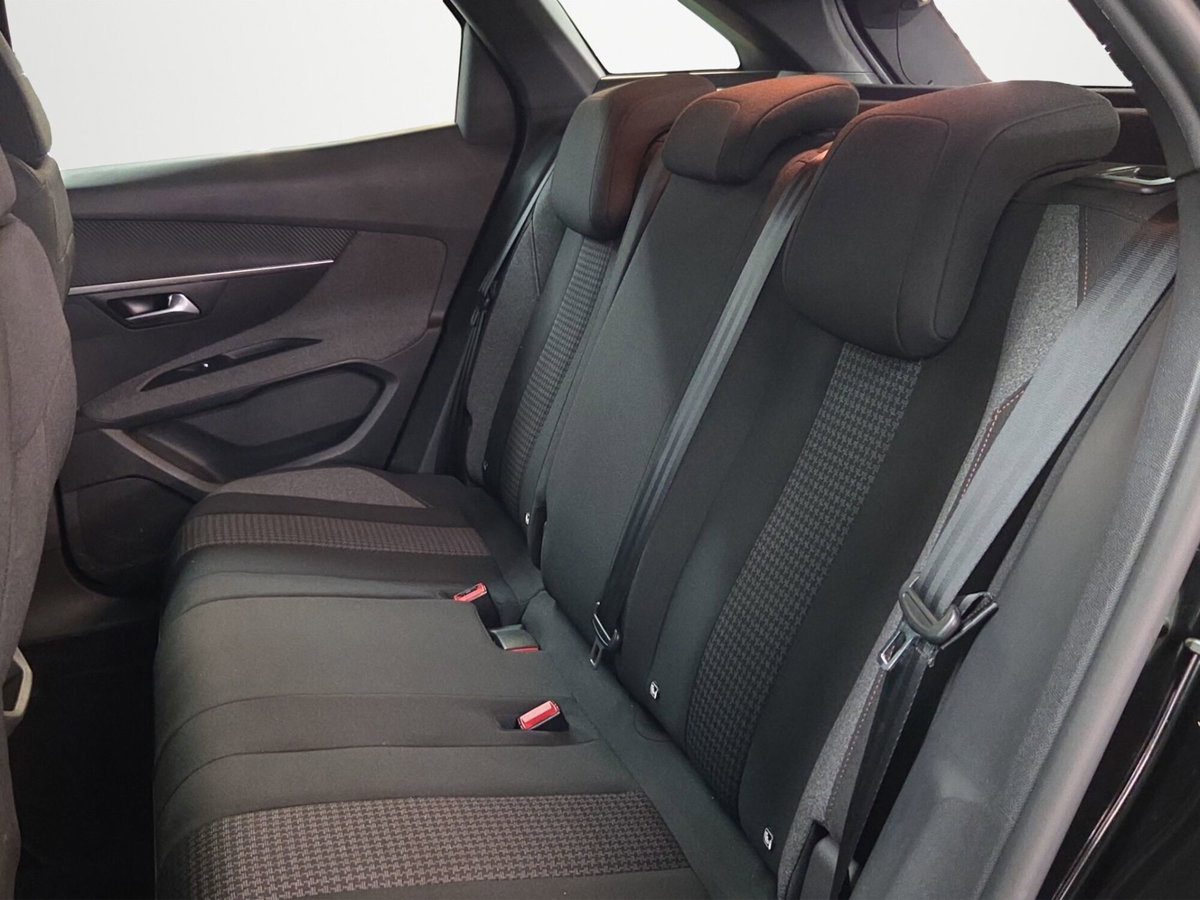 Peugeot 3008 BlueHDi 130 S&S EAT8 Active Pack (17)