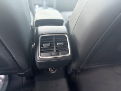 Audi Q3 2.0 TDI 120 CV S tronic Business (10)