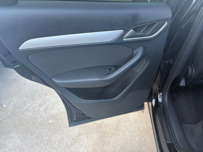 Audi Q3 2.0 TDI 120 CV S tronic Business (8)