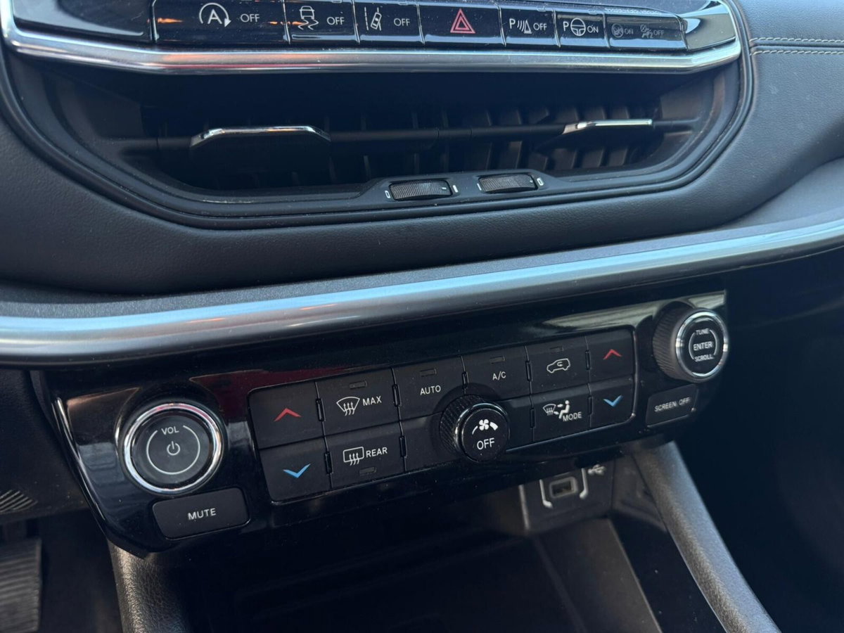 Jeep Compass 1.6 Multijet II 2WD Limited (14)