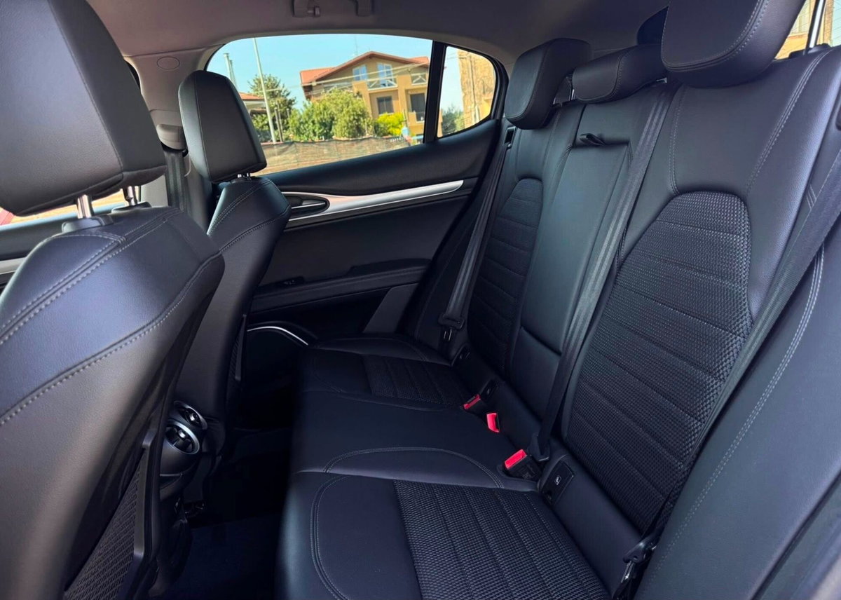Alfa Romeo Stelvio Stelvio 2.2 Turbodiesel 190 CV AT8 Q4 Sprint (14)