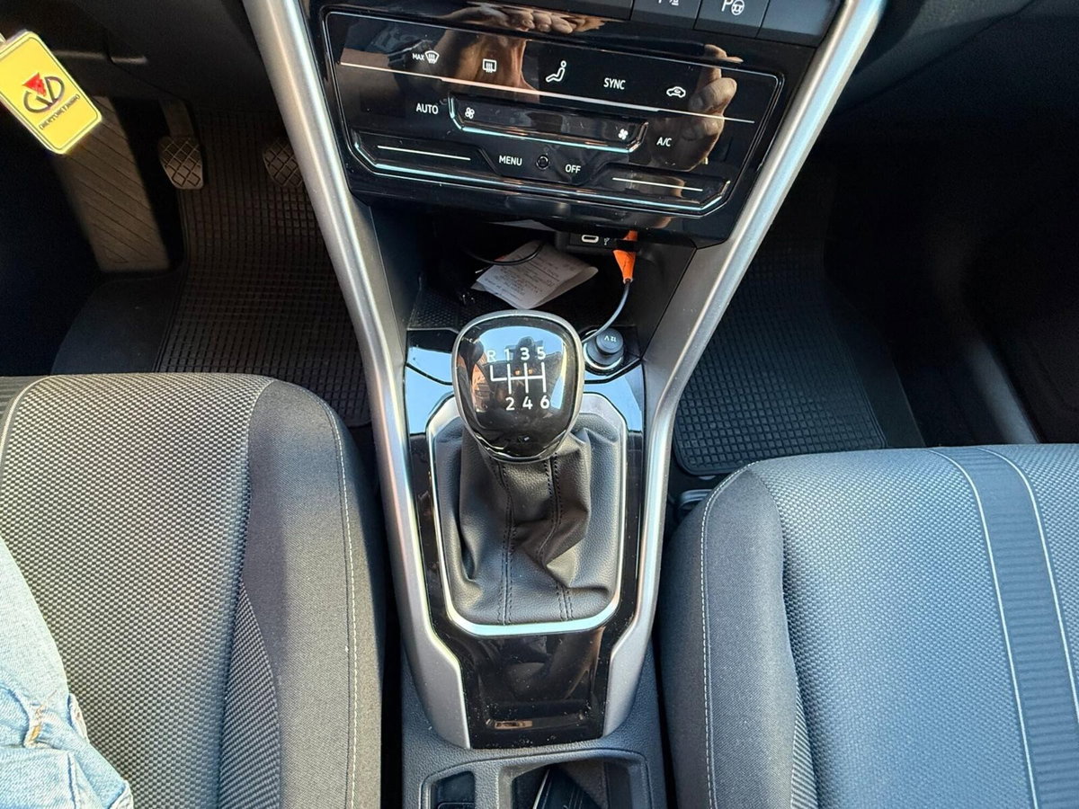 Volkswagen T-Roc 1.0 TSI Life (14)