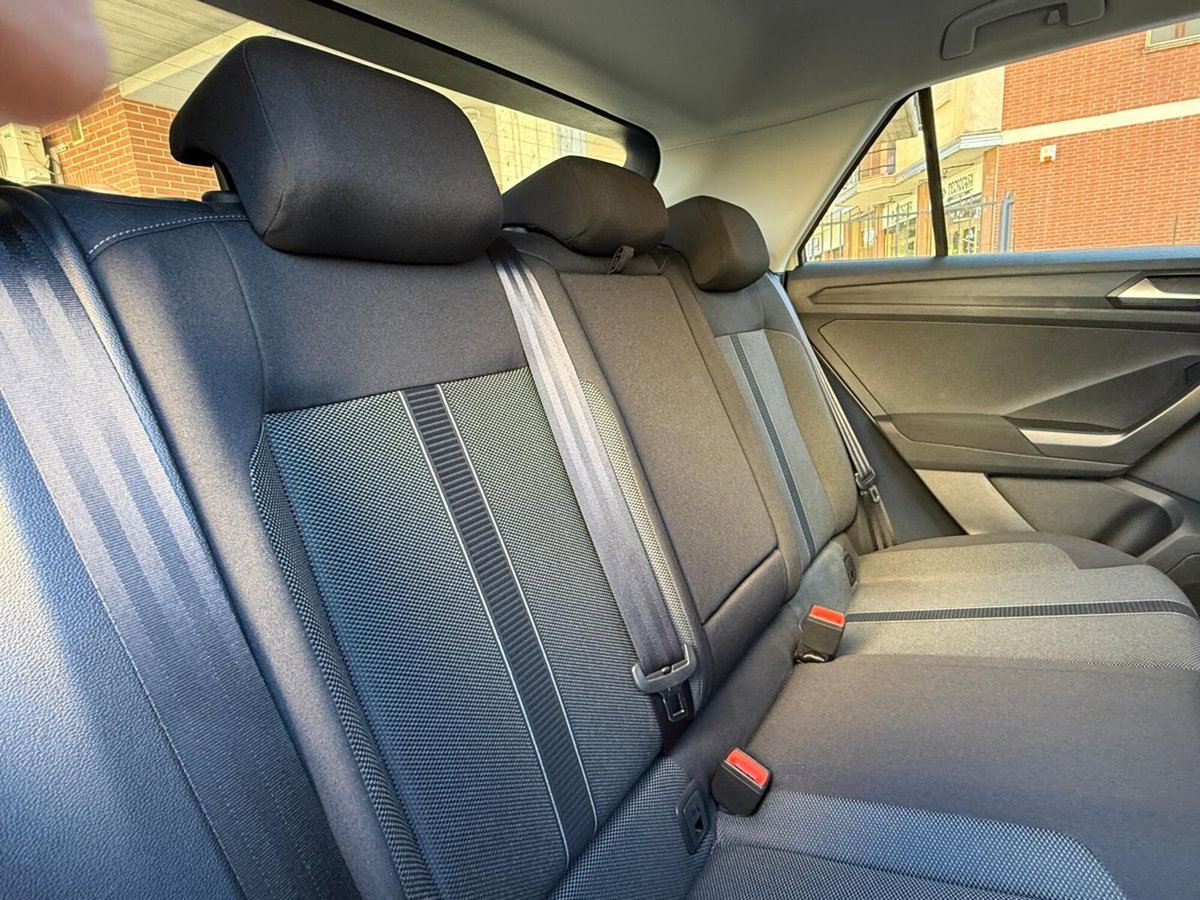 Volkswagen T-Roc 1.0 TSI Life (20)