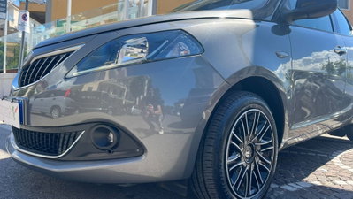Lancia Ypsilon 1.0 FireFly 5 porte S&S Hybrid Gold Plus (8)