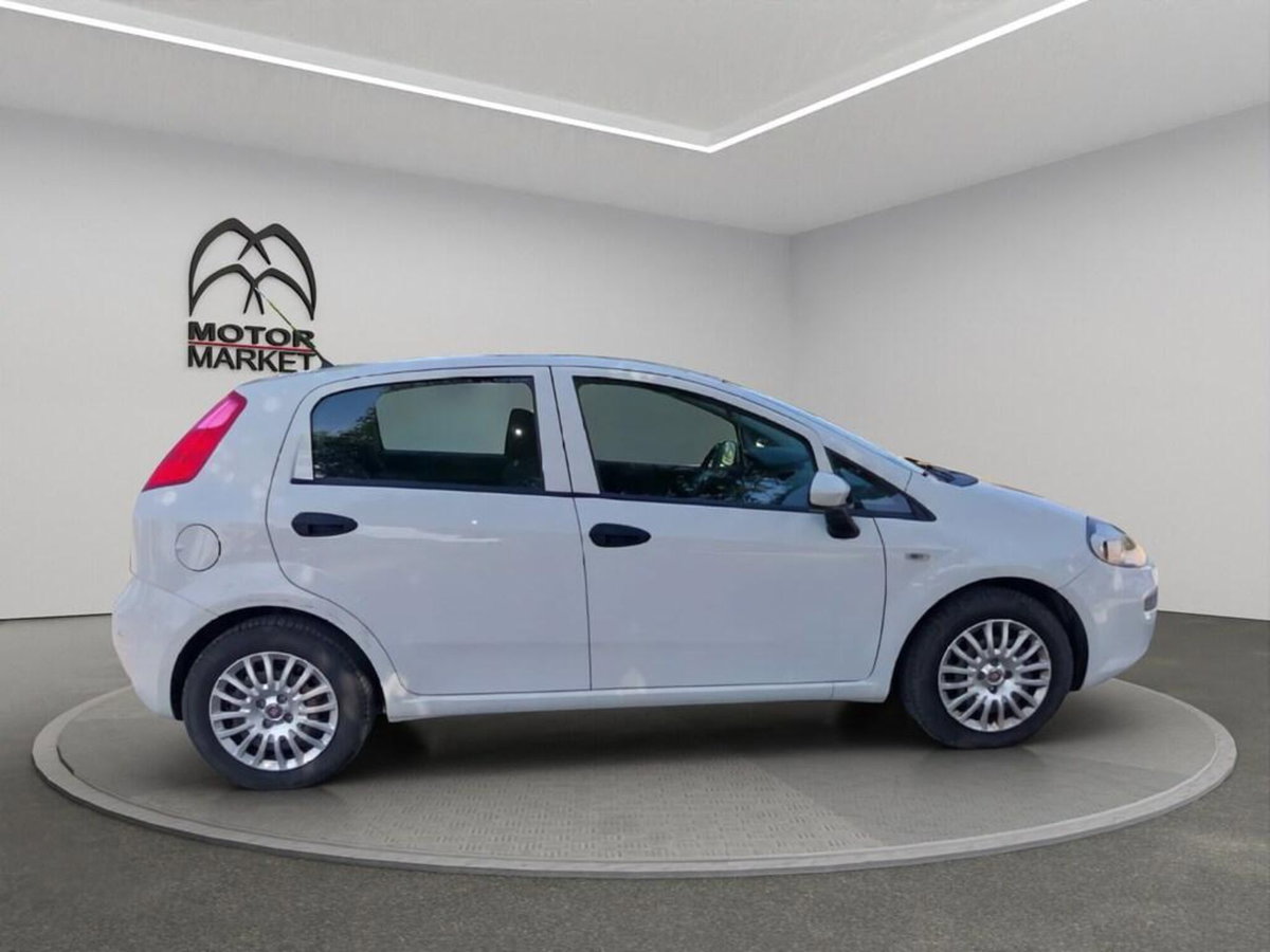 Fiat Punto 1.3 MJT II S&S 95 CV 5 porte Lounge (4)
