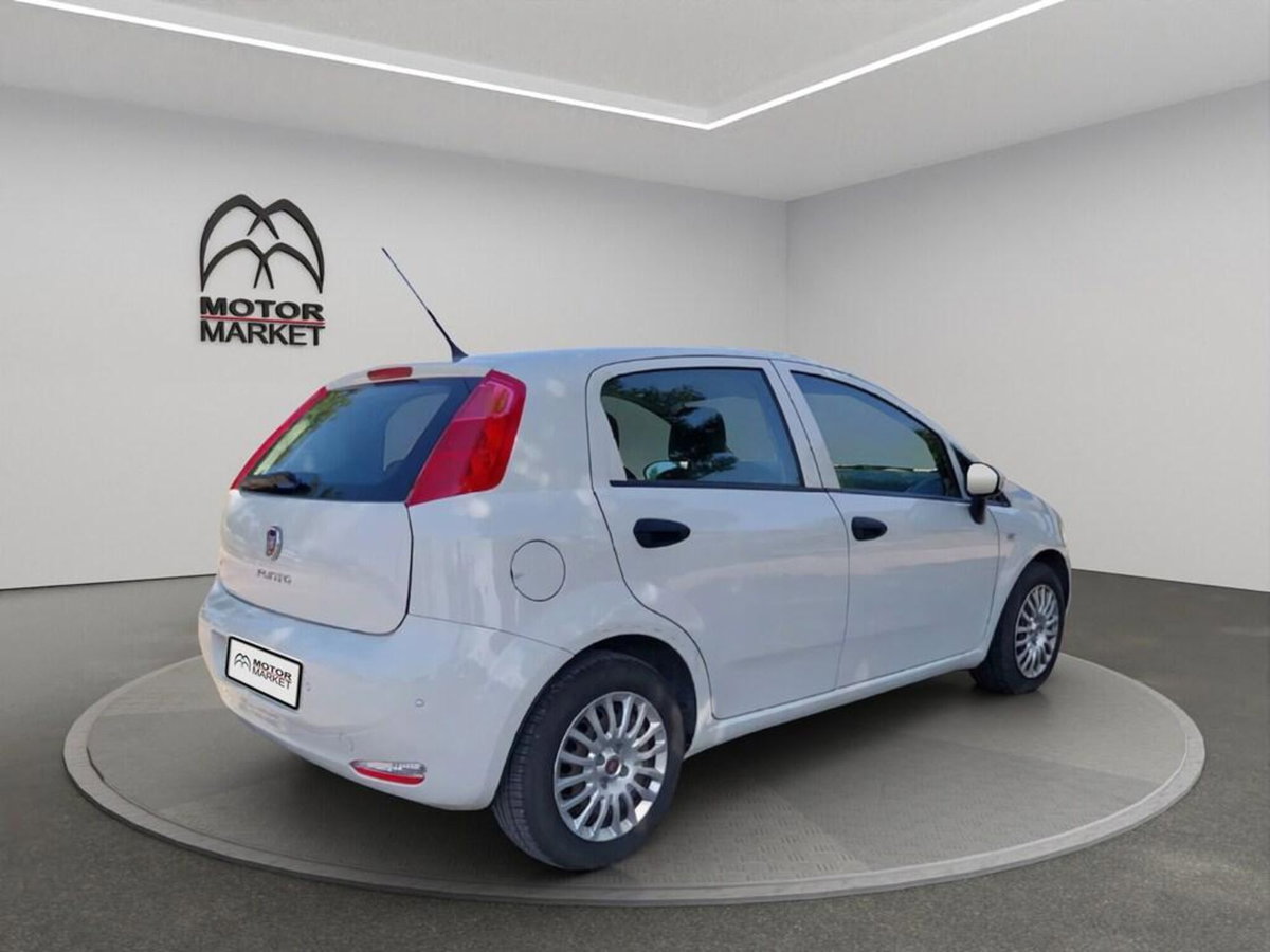 Fiat Punto 1.3 MJT II S&S 95 CV 5 porte Lounge (7)