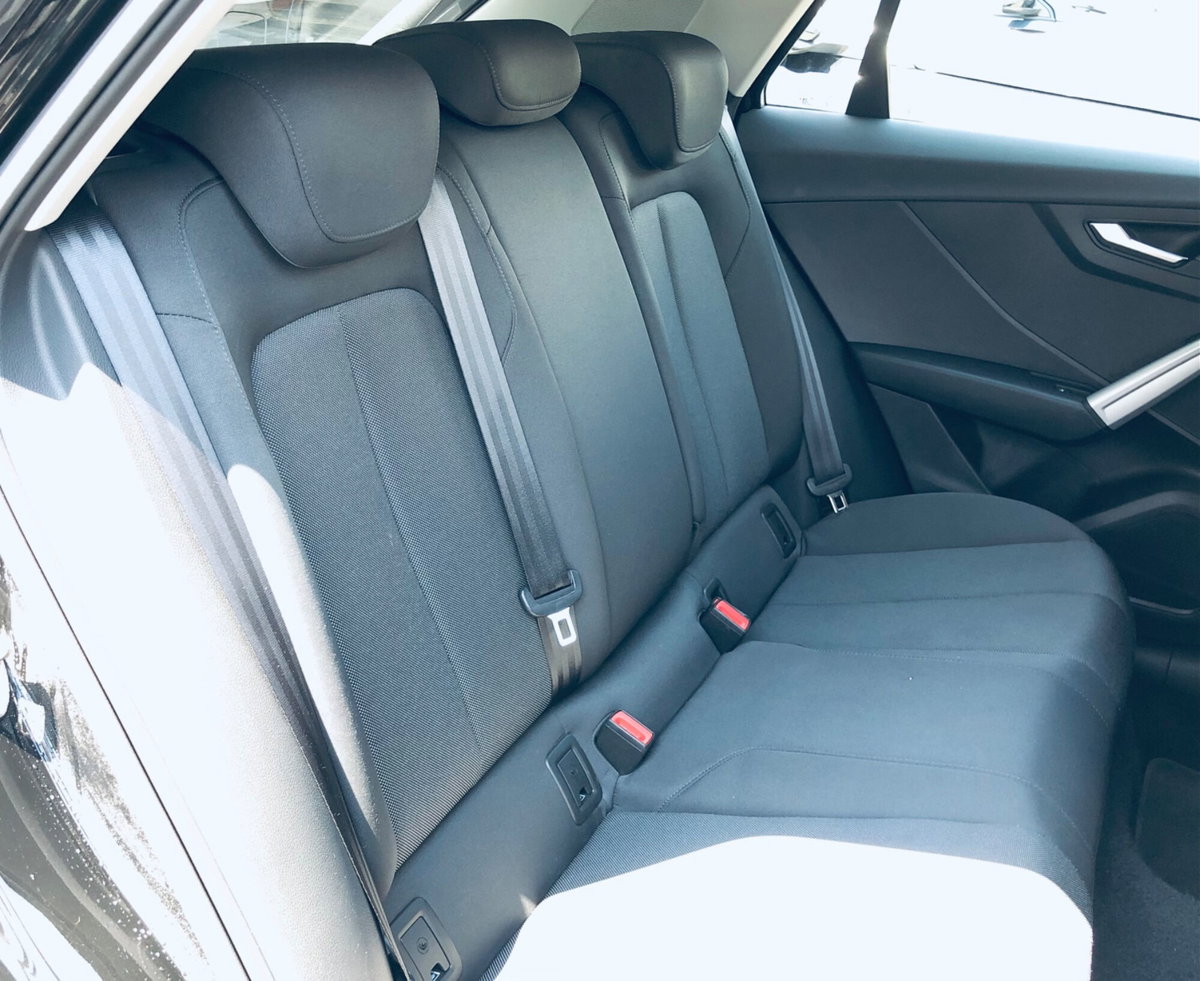 Audi Q2 Q2 35 TFSI S tronic Business (11)
