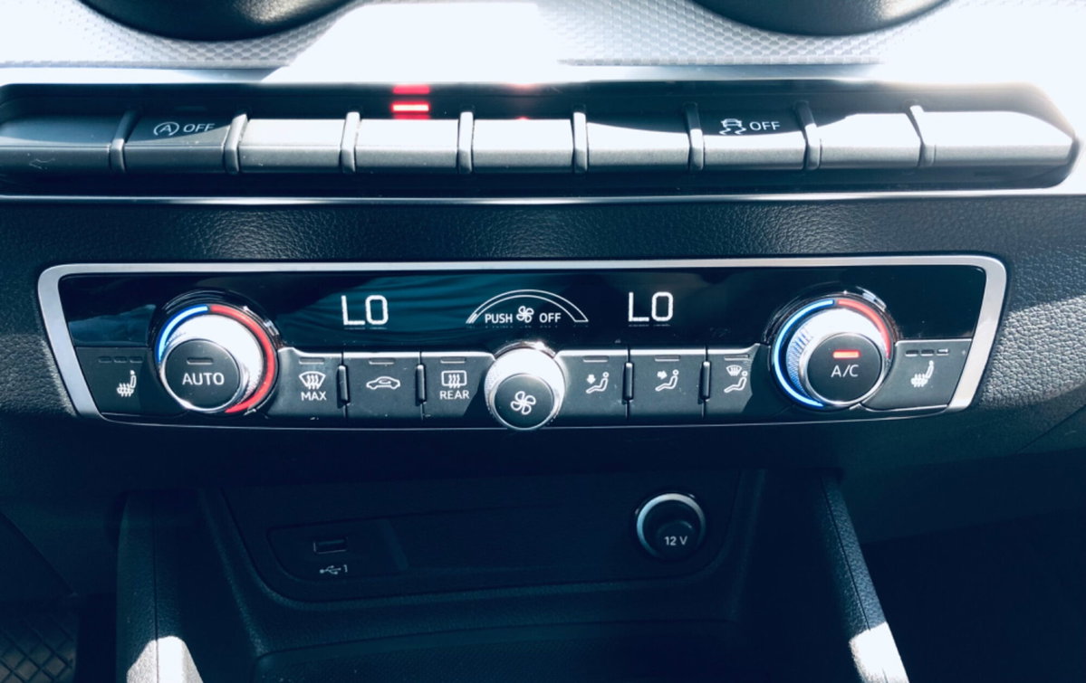 Audi Q2 Q2 35 TFSI S tronic Business (13)