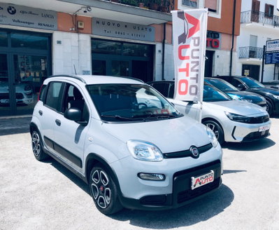 Fiat Panda 1.0 FireFly S&S Hybrid City Cross (2)