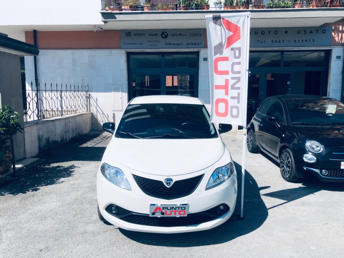 Lancia Ypsilon 1.0 FireFly 5 porte S&S Hybrid Ecochic Gold (11)