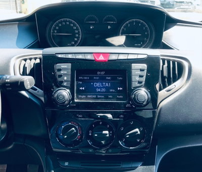 Lancia Ypsilon 1.0 FireFly 5 porte S&S Hybrid Ecochic Gold (12)