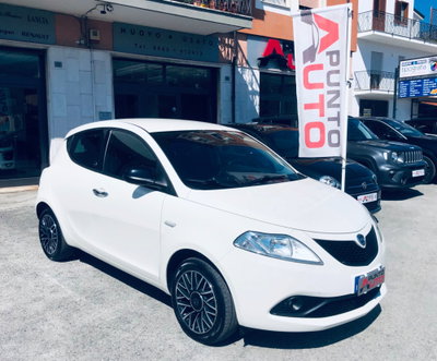 Lancia Ypsilon 1.0 FireFly 5 porte S&S Hybrid Ecochic Gold (3)
