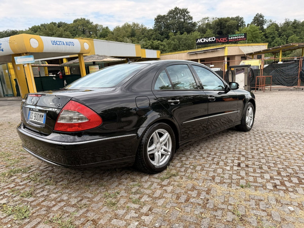 Mercedes-Benz Classe E 220 CDI cat EVO Avantgarde Sport (4)