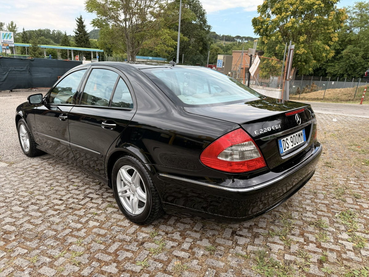 Mercedes-Benz Classe E 220 CDI cat EVO Avantgarde Sport (5)
