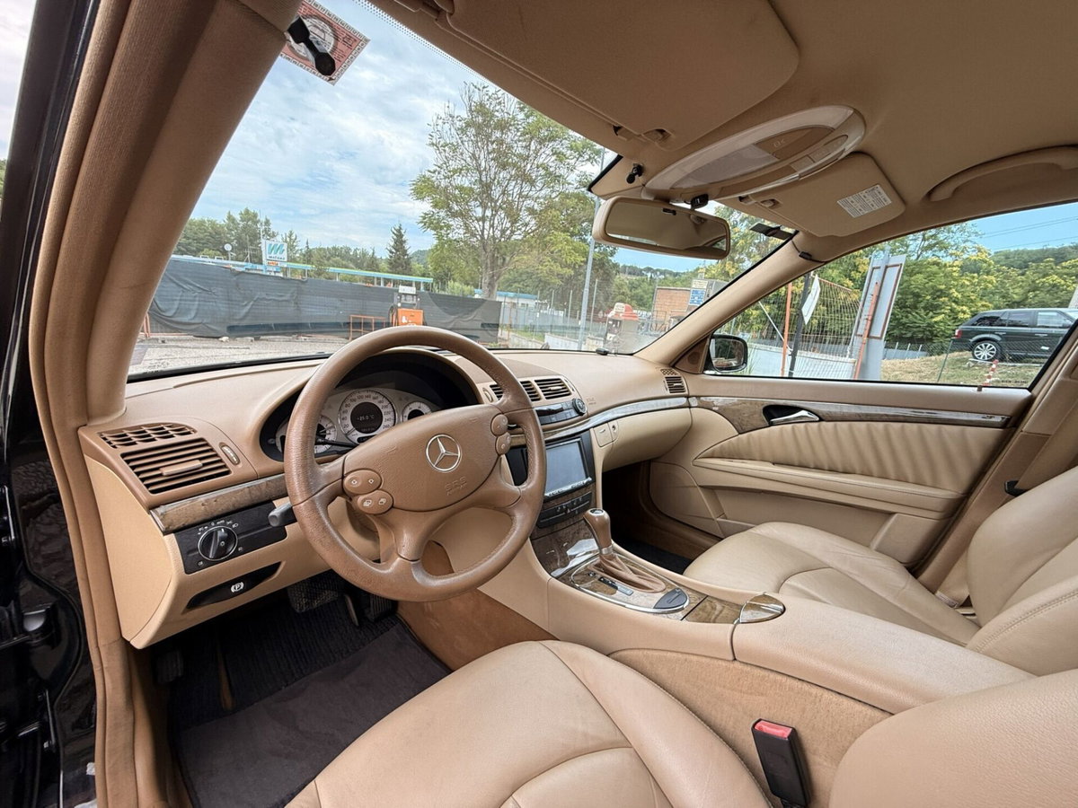 Mercedes-Benz Classe E 220 CDI cat EVO Avantgarde Sport (7)