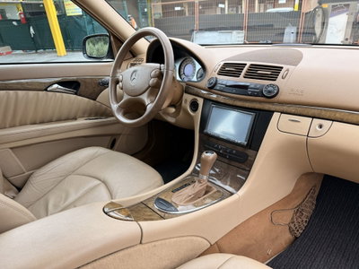 Mercedes-Benz Classe E 220 CDI cat EVO Avantgarde Sport (8)
