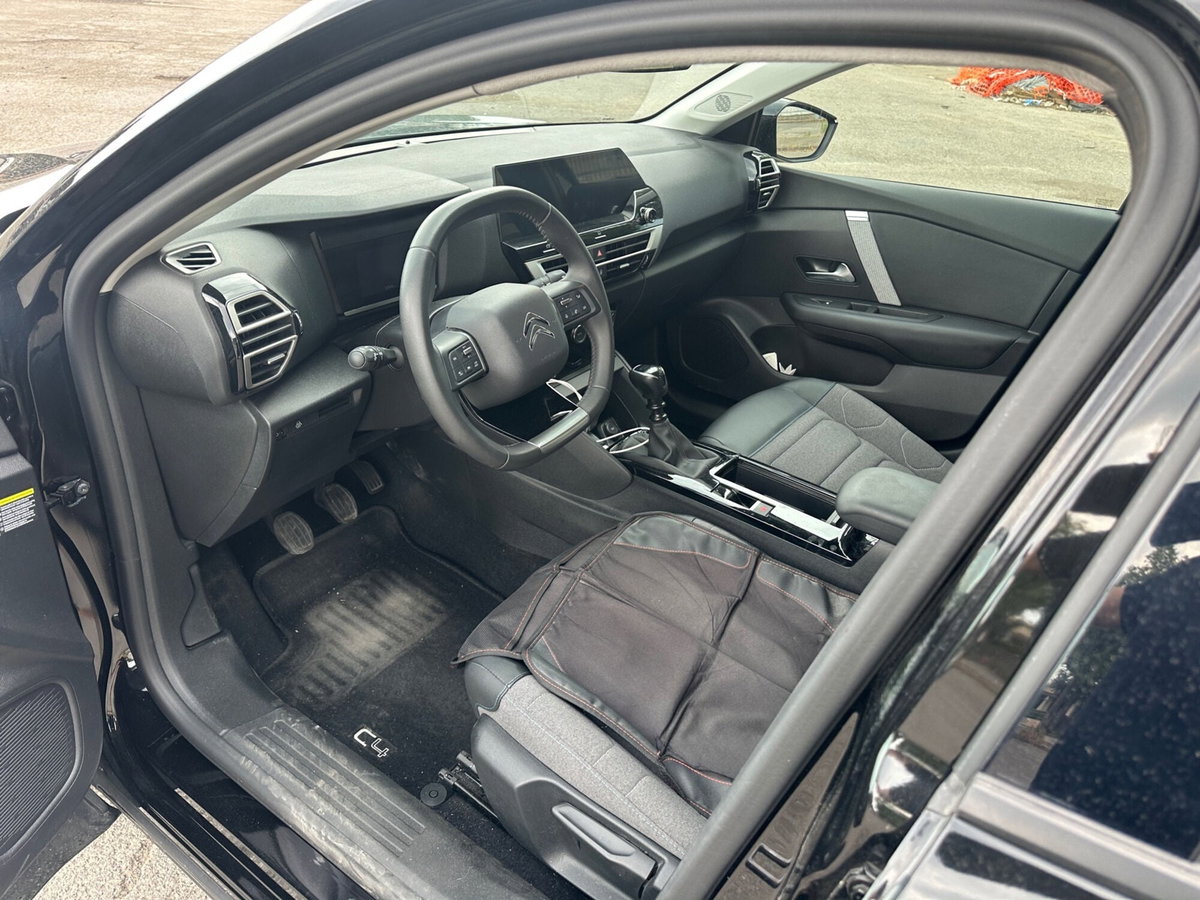 Citroen C4 PureTech 130 S&S Shine (10)