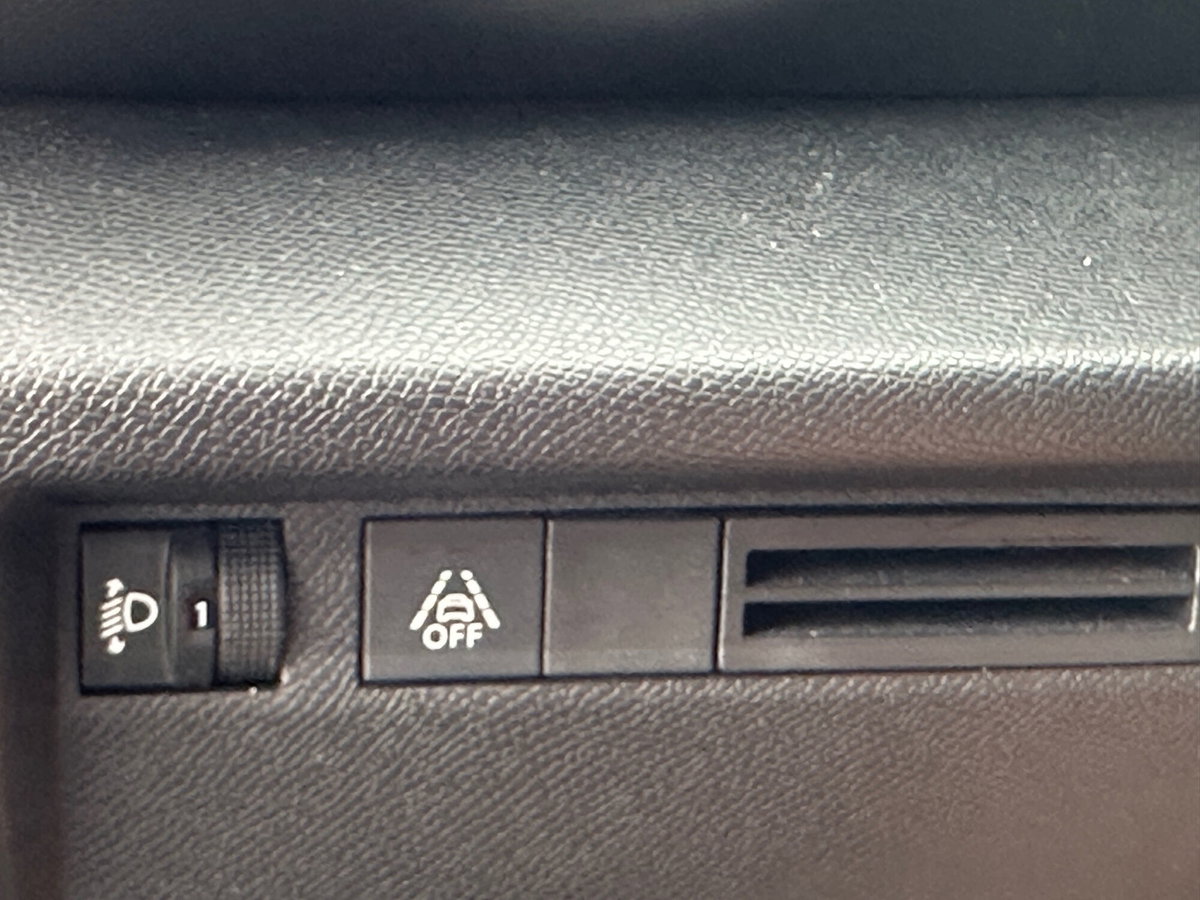 Citroen C4 PureTech 130 S&S Shine (18)