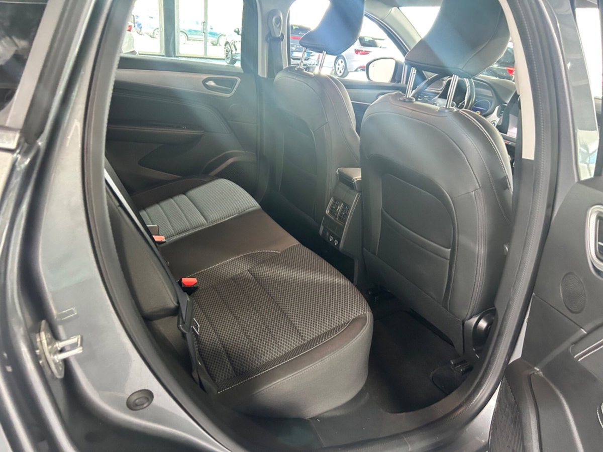 Renault Arkana E-Tech 145 CV Intens (12)
