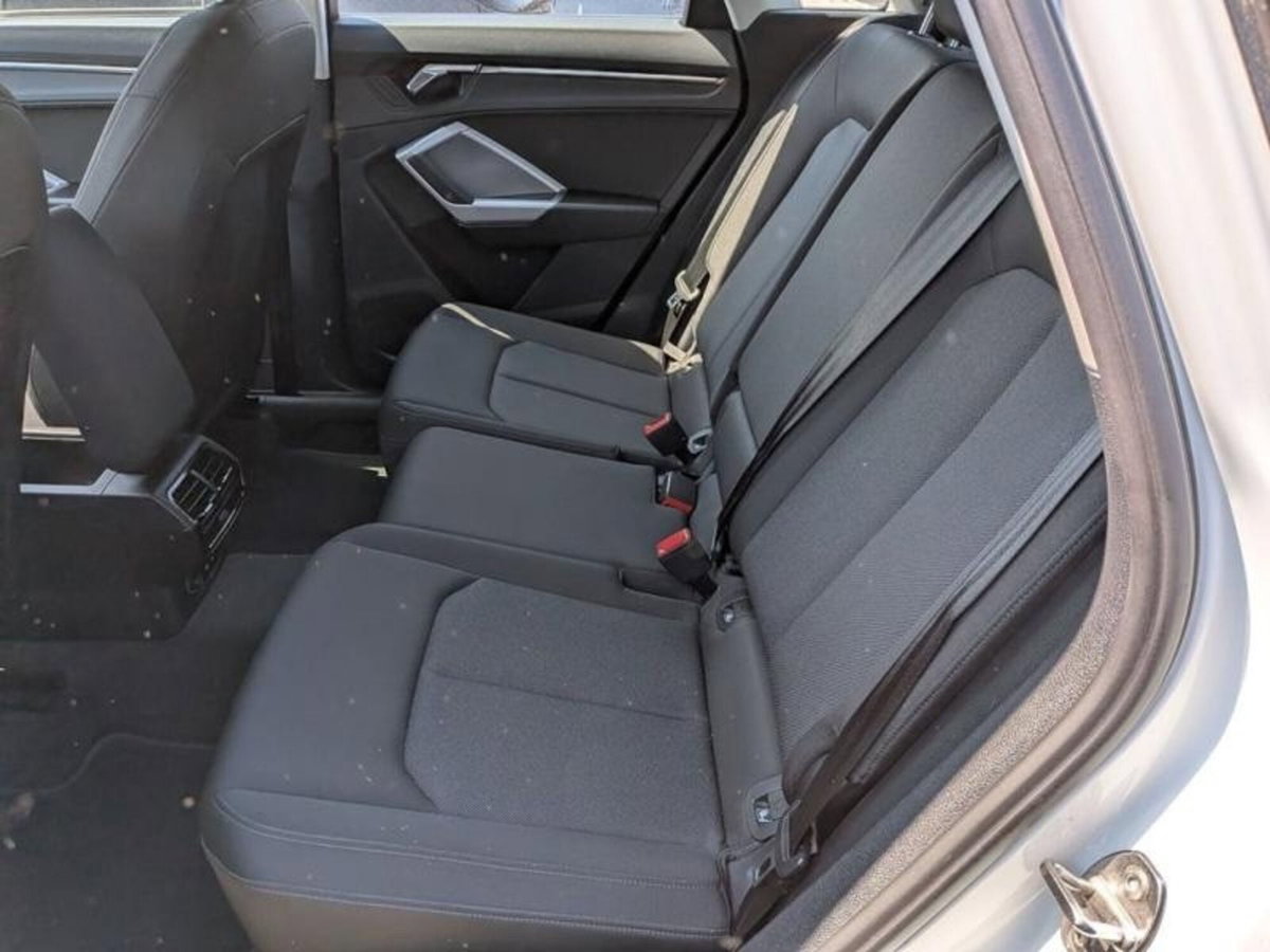 Audi Q3 45 TFSI e S tronic Business (12)