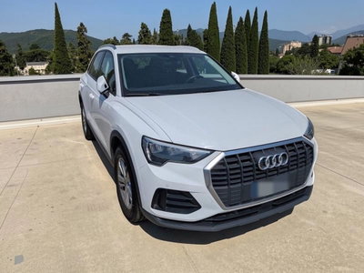 Audi Q3 45 TFSI e S tronic Business (2)