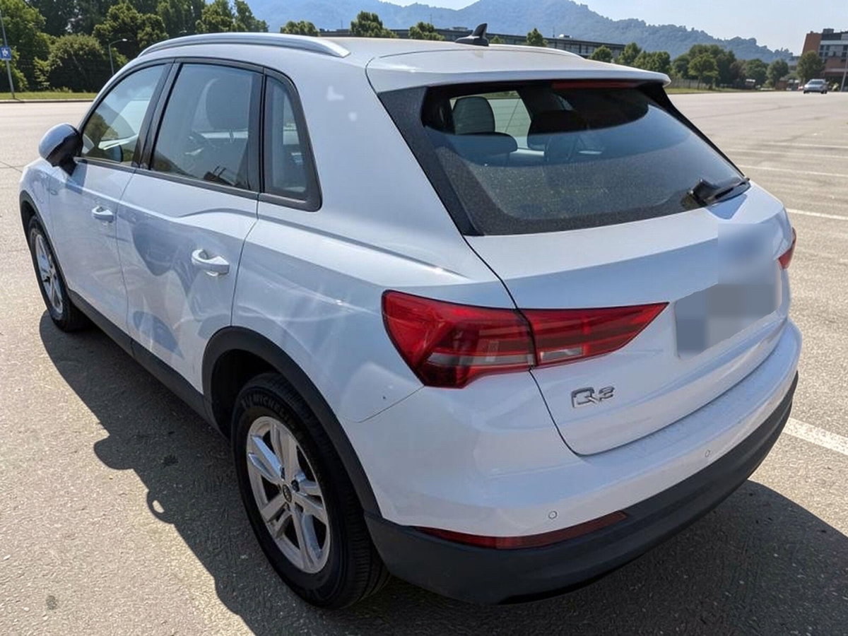 Audi Q3 45 TFSI e S tronic Business (4)