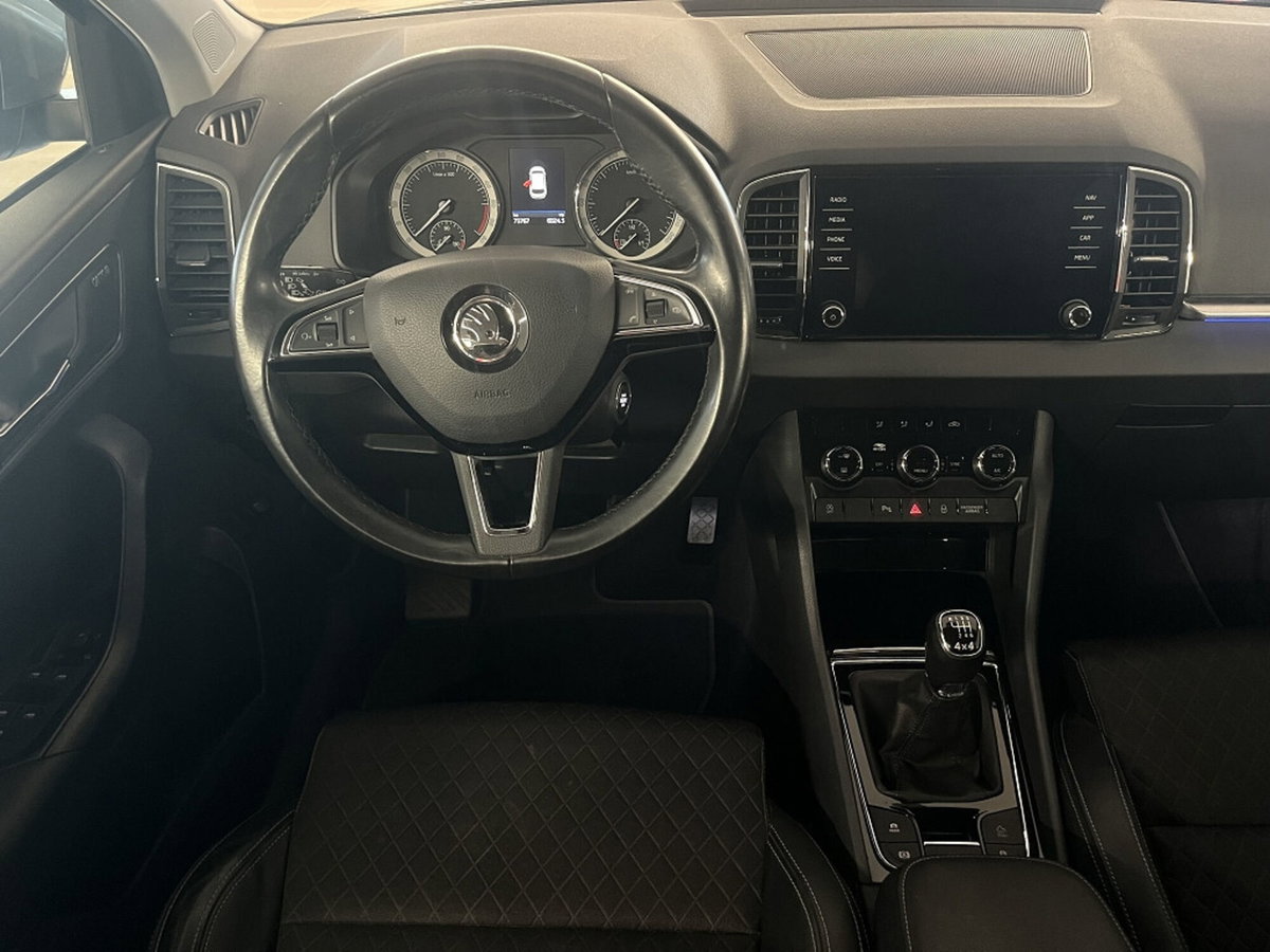 Skoda Karoq 2.0 tdi Selection 4x4 150cv dsg (14)