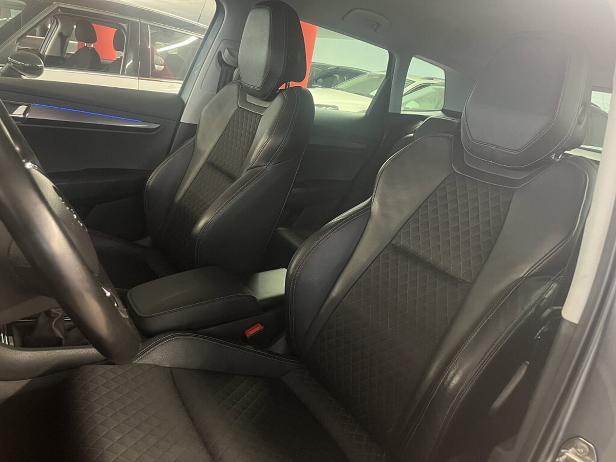 Skoda Karoq 2.0 tdi Selection 4x4 150cv dsg (8)