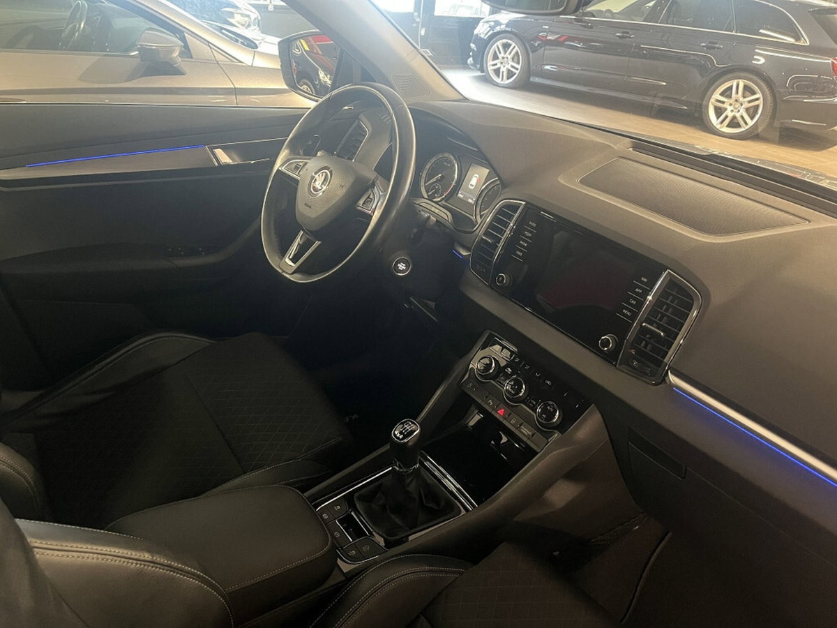 Skoda Karoq 2.0 tdi Selection 4x4 150cv dsg (9)